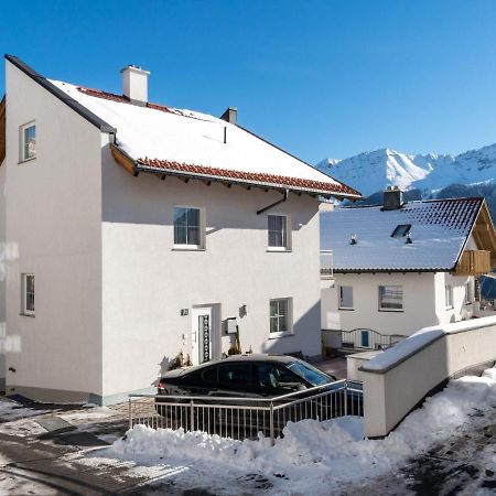 Charming Apartment In Fiss At Ski Bus Stop Bagian luar foto