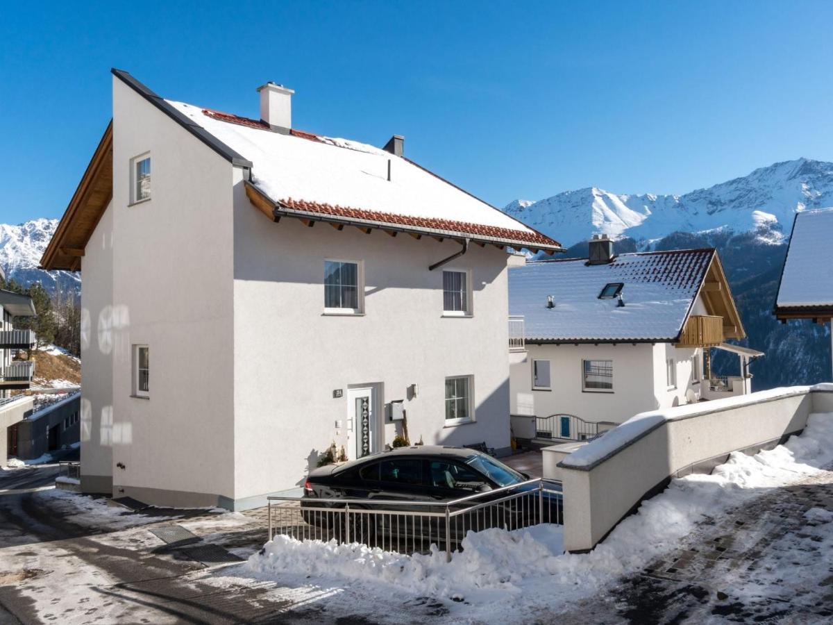 Charming Apartment In Fiss At Ski Bus Stop Bagian luar foto